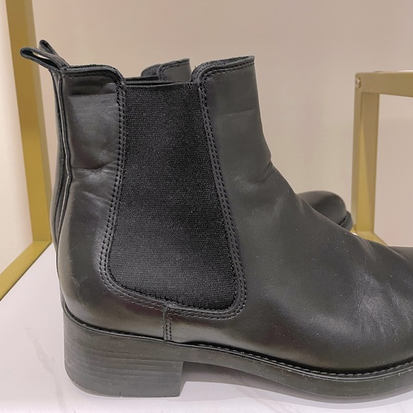 LA CANADIENNE Siena Leather Chelsea Boots - Picture 4 of 9